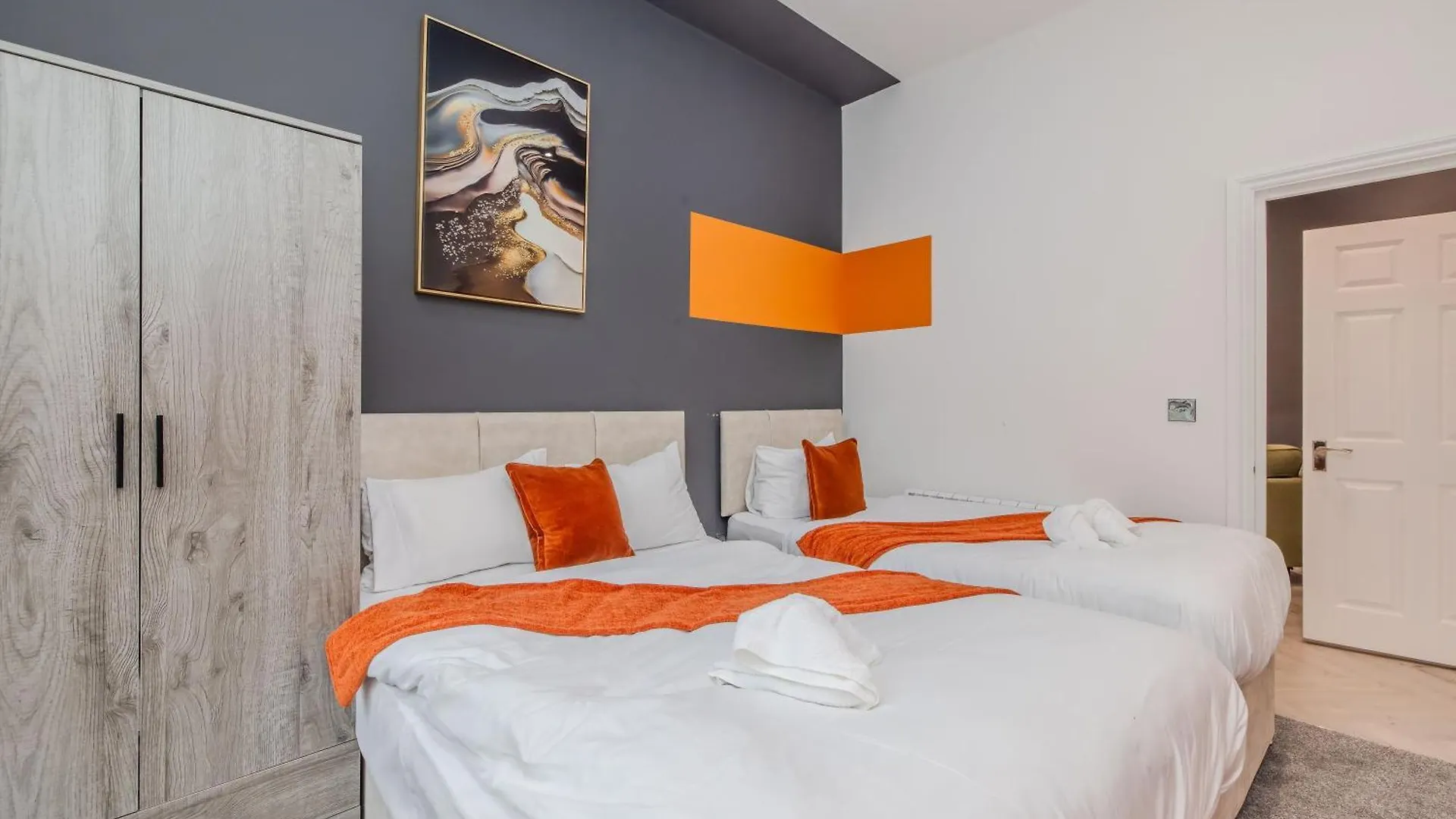 Stylish 3-Bedroom Flat Near Brighton Beach And Iconic Lanes 0*,  Reino Unido